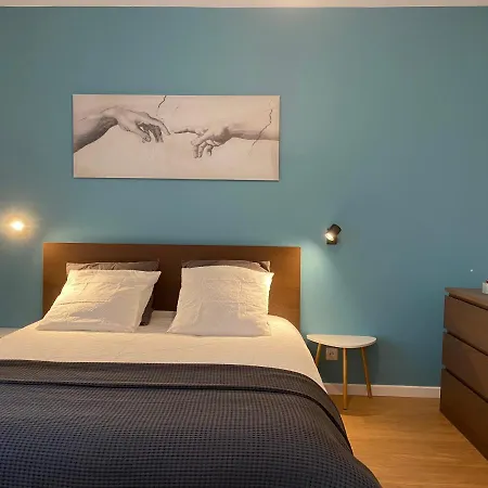 Le 44 - T2 rénové moderne et confortable en centre-ville Montluçon Esterno foto